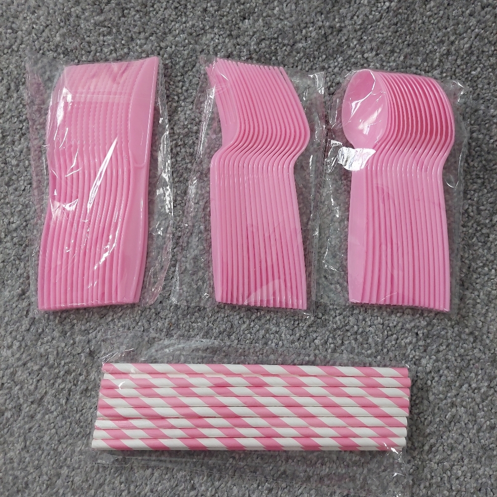 Party supplies 16 setting serveware pink white plastic cutlery